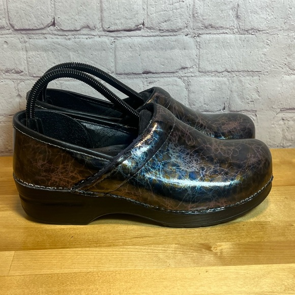 Dansko Professional Patent Leather‎ Multicolor Slip-On Clogs Women's Size 10 - Picture 1 of 9